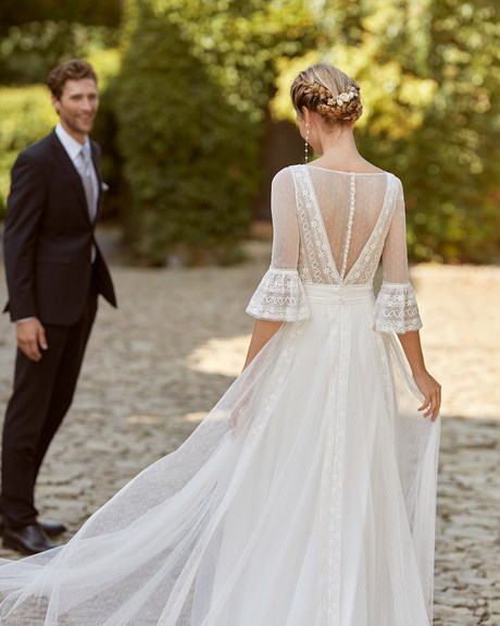 simple-wedding-gown-2022-36 Simple wedding gown 2022