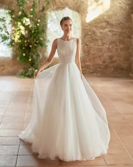 top-wedding-dress-designers-2023-45_7-17 Top wedding dress designers 2023
