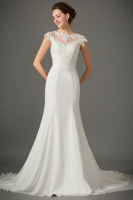 fitted-lace-wedding-dress-with-sleeves-69_14 Fitted lace wedding dress with sleeves