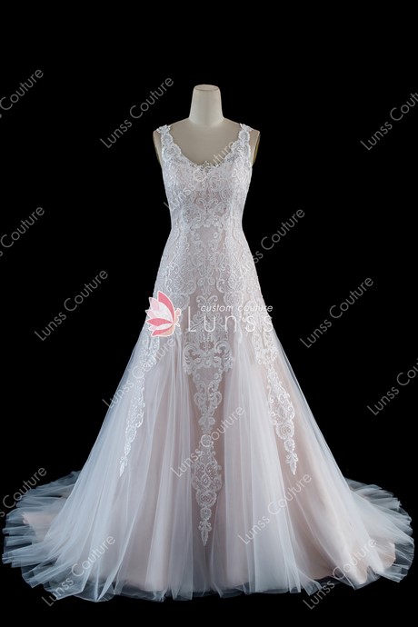 fitted-lace-wedding-dress-with-straps-68_15 Fitted lace wedding dress with straps