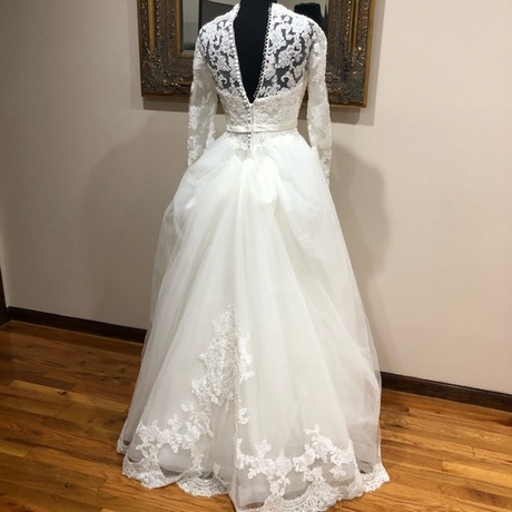 lace-classic-wedding-dress-45_10 Lace classic wedding dress