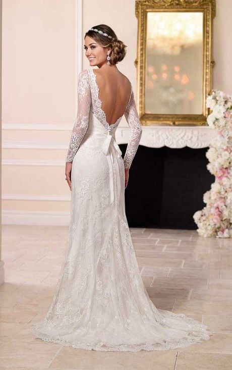 lace-classic-wedding-dress-45_19 Lace classic wedding dress