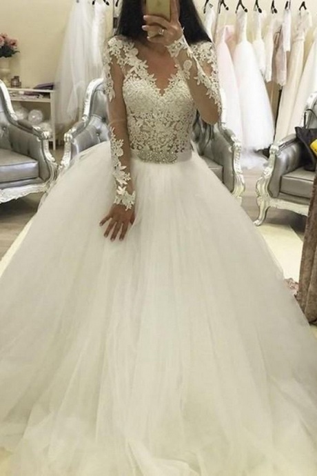 lace-top-wedding-gowns-83_17 Lace top wedding gowns