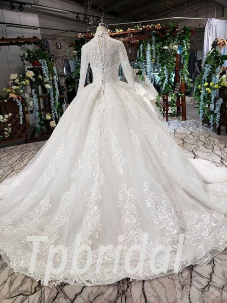 long-sleeve-lace-bridal-gown-72_7 Long sleeve lace bridal gown