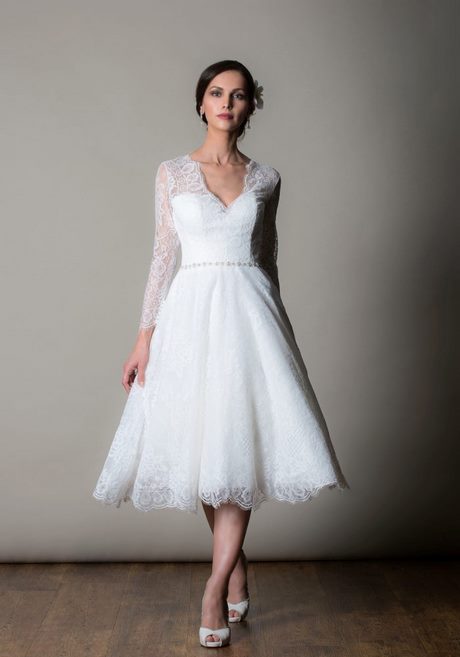 short-wedding-dress-lace-sleeves-72_5 Short wedding dress lace sleeves