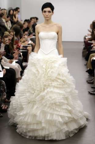 vera-wang-ruffle-wedding-dress-72j Vera wang ruffle wedding dress