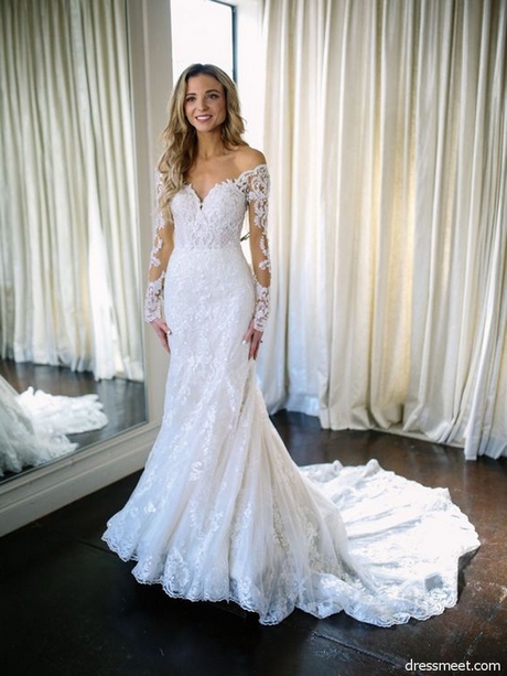 white-long-sleeve-lace-wedding-dress-66_4 White long sleeve lace wedding dress