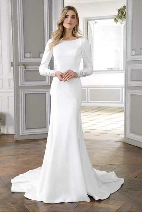 long-sleeve-fit-and-flare-wedding-dress-11_11 Long sleeve fit and flare wedding dress