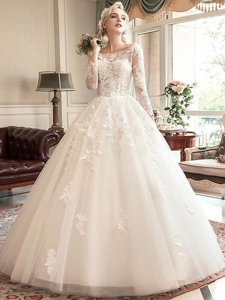 long-sleeve-fit-and-flare-wedding-dress-11_16 Long sleeve fit and flare wedding dress