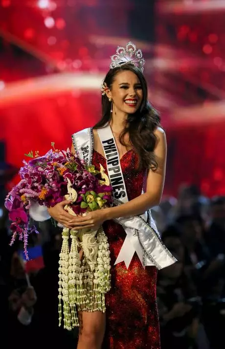 catriona-gray-miss-universe-2024-evening-gown-04-2 Catriona gray miss universe 2024 evening gown