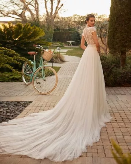 simple-wedding-gowns-2024-68_8-16 Simple wedding gowns 2024