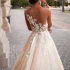 ﻿Beautiful lace wedding gowns